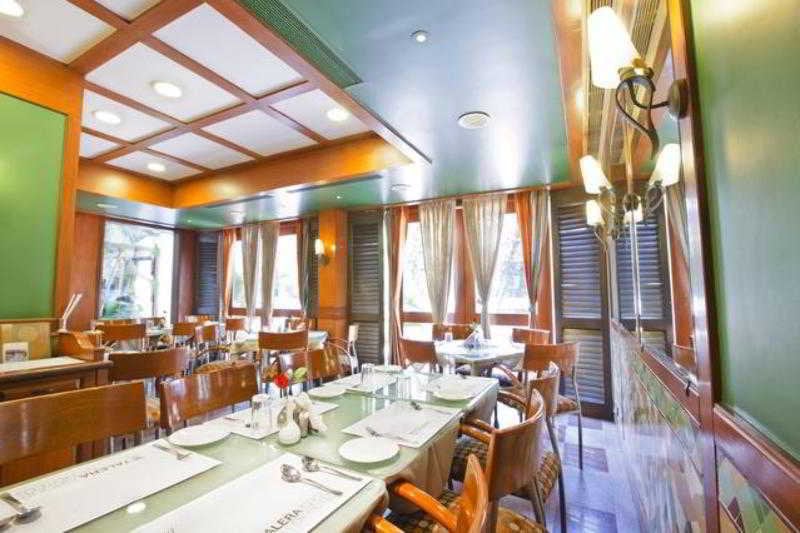 Hotel The Oakwood 18