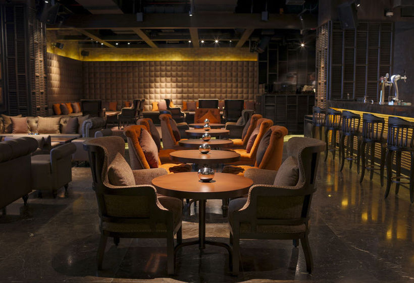 Hotel Courtyard Mumbai International Airport 13