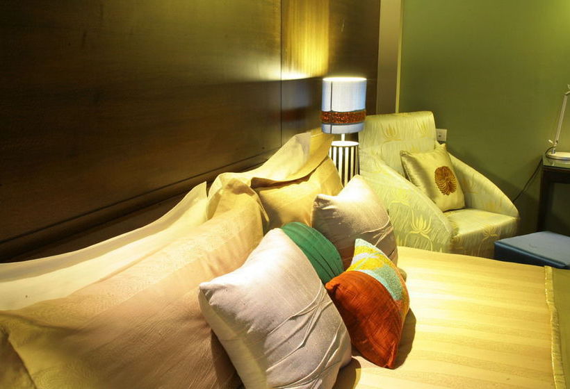 Hotel Justa The Residence 11