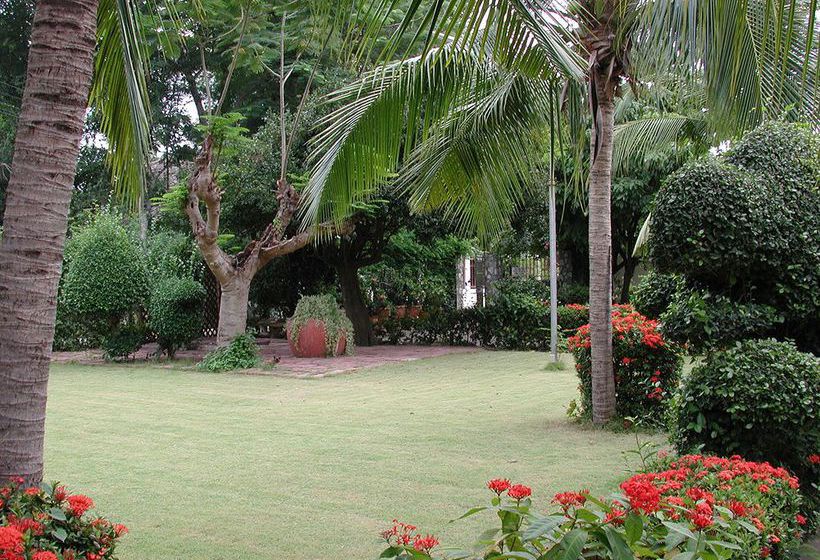 Hotel Baanrajdamnern Hua Hin 1