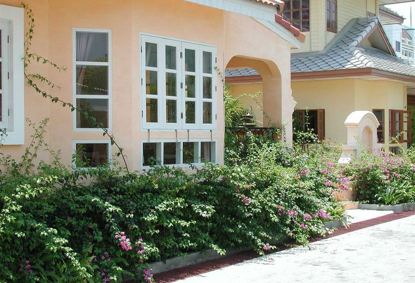 Hotel Baanrajdamnern Hua Hin 2