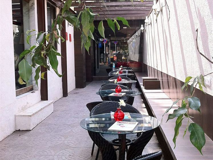 Hotel Red Palms Residency 19