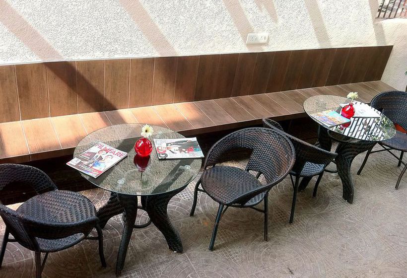 Hotel Red Palms Residency 3