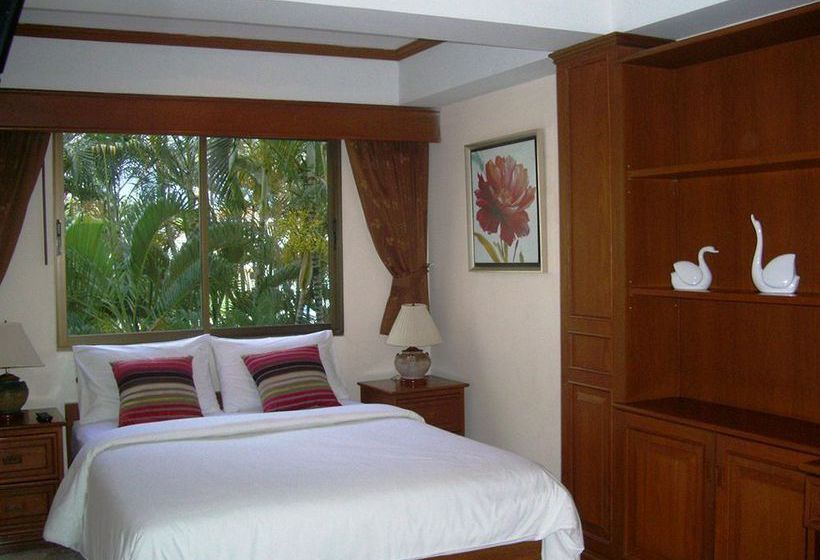 Hotel The Residence Garden 11