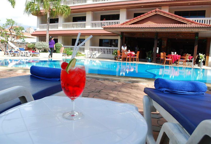 Hotel The Residence Garden 5