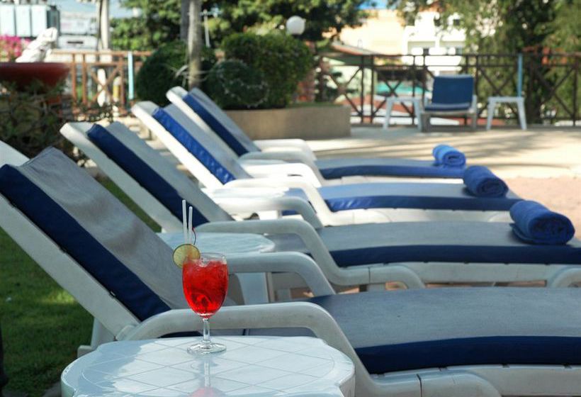 Hotel The Residence Garden 8