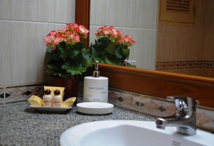 Hotel The Residence Garden 9