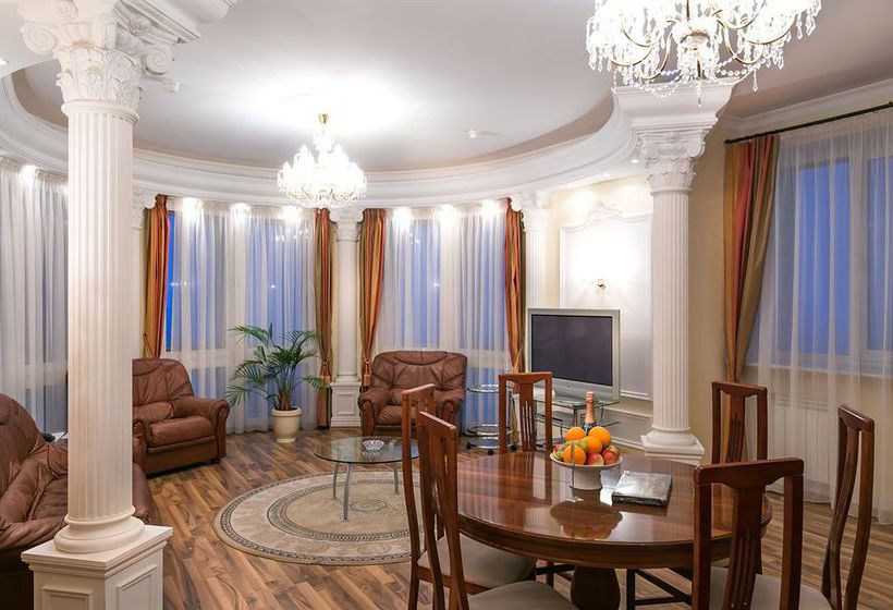 Oktyabrskaya Hotel 10