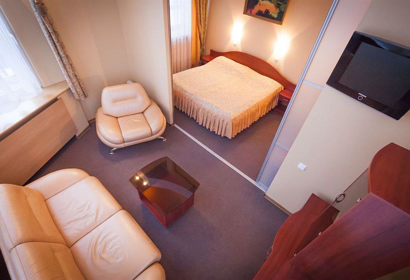 Oktyabrskaya Hotel 15