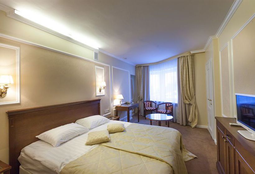 Oktyabrskaya Hotel 19