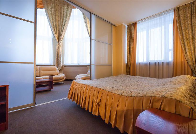 Oktyabrskaya Hotel 3