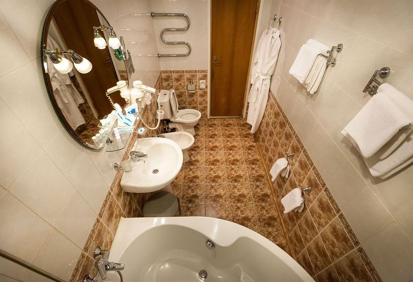 Oktyabrskaya Hotel 5