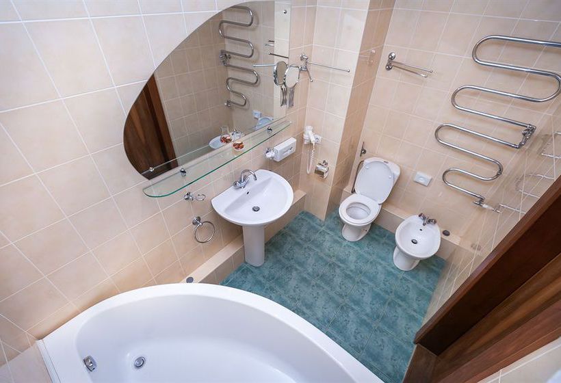 Oktyabrskaya Hotel 9