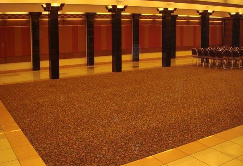 Hotel Sarovar Portico 11