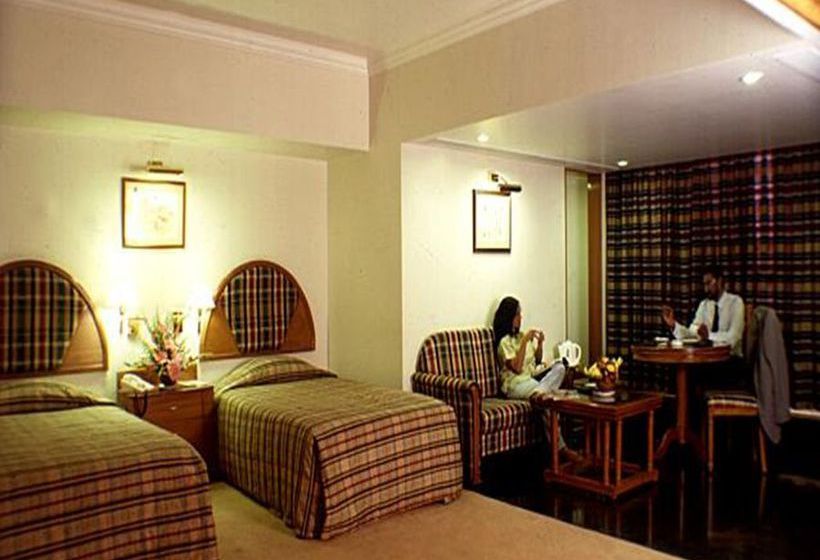 Hotel Sarovar Portico 16