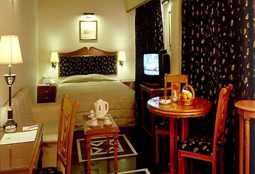 Hotel Sarovar Portico 17