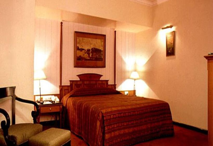 Hotel Sarovar Portico 18