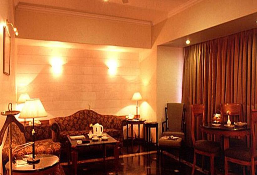 Hotel Sarovar Portico 20