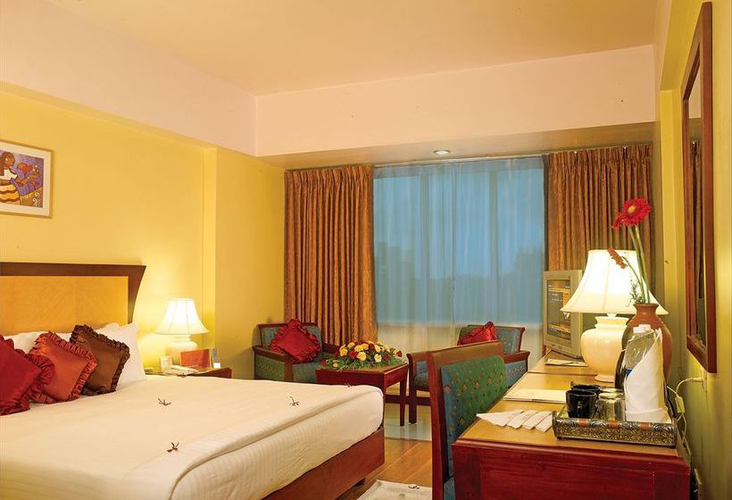 Hotel Classic Sarovar Portico 4