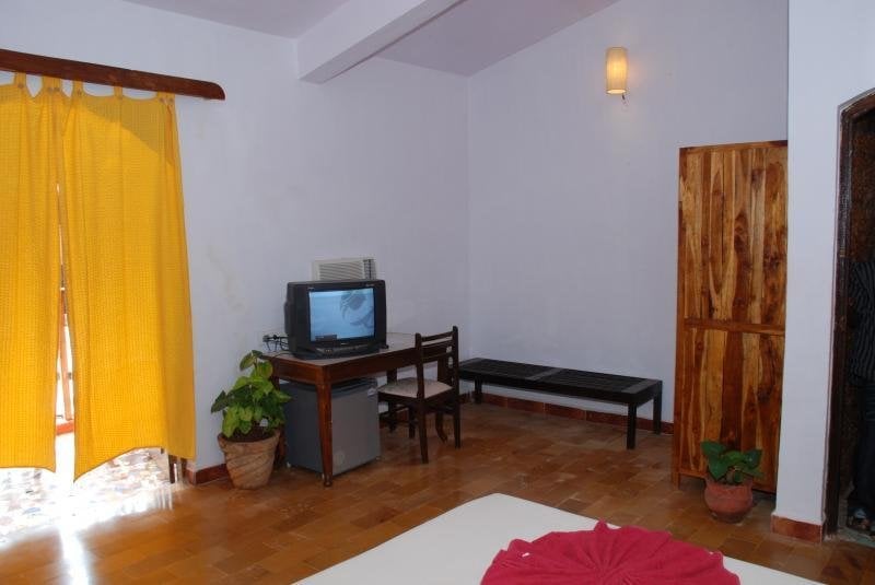 Hotel Sea Breeze Village 8