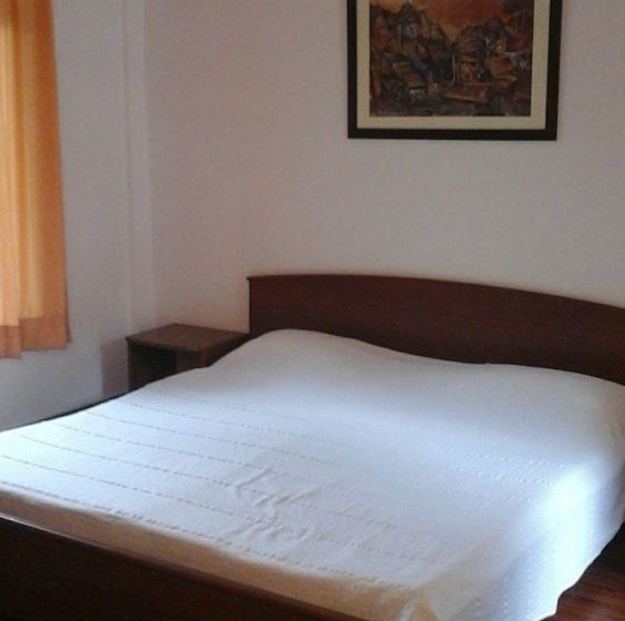 Hotel Dev Cottages 9