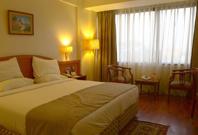 Hotel Gemini Continental 5