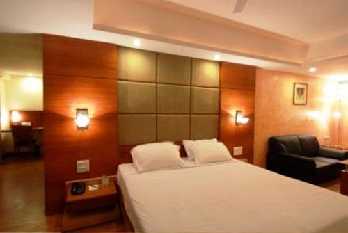 Hotel Cambay Sapphire 7