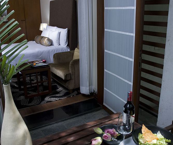 Hotel The Manor New Delhi 1