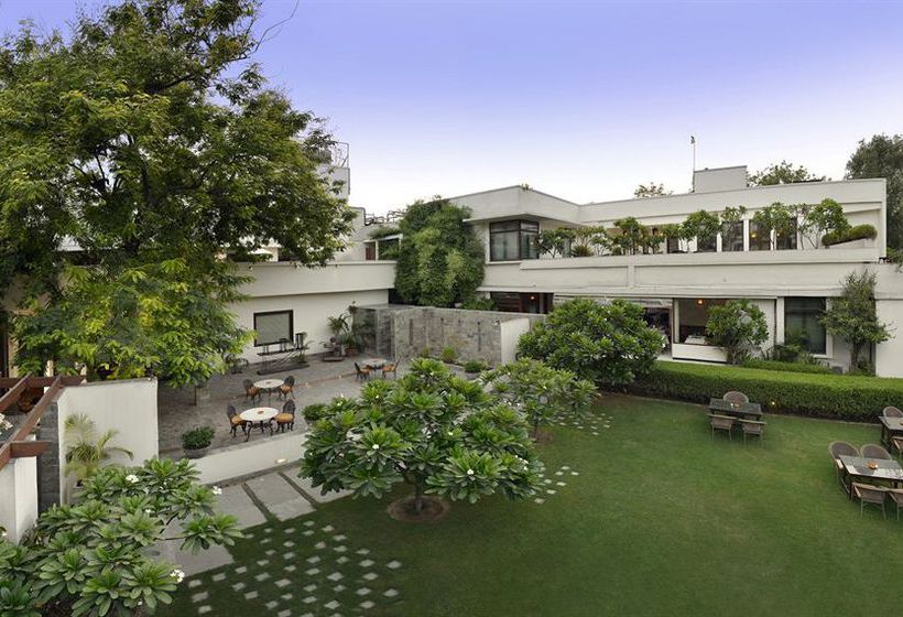 Hotel The Manor New Delhi 12