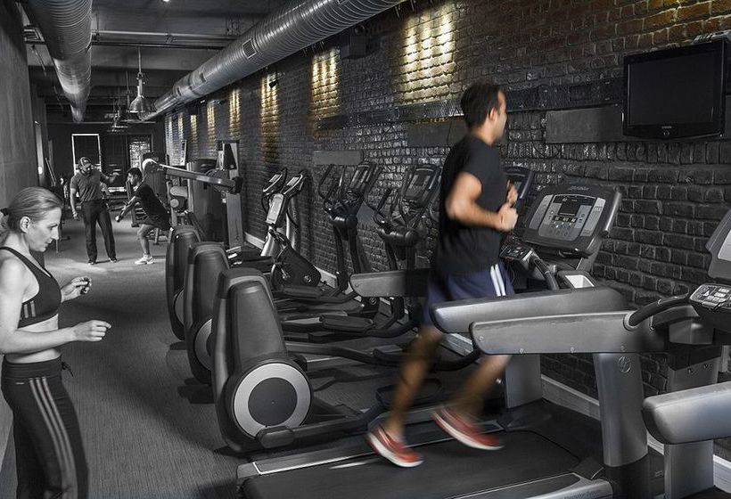 Hotel The Manor New Delhi 13