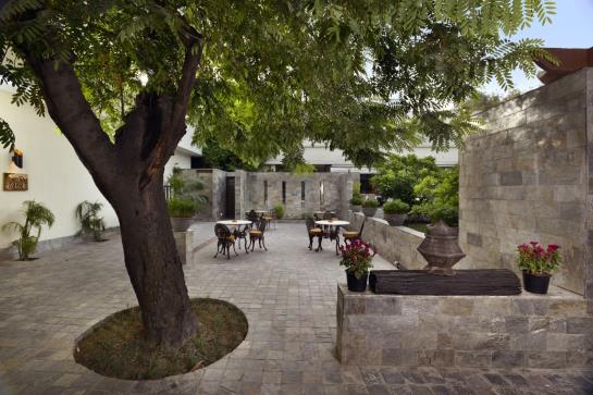 Hotel The Manor New Delhi 19