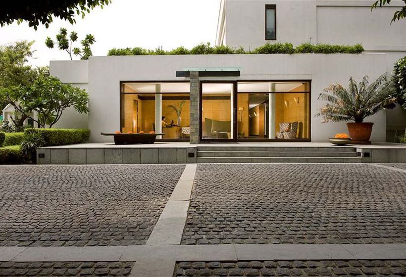 Hotel The Manor New Delhi 5