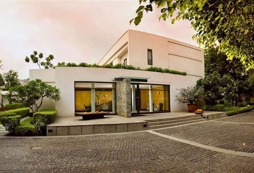 Hotel The Manor New Delhi 9