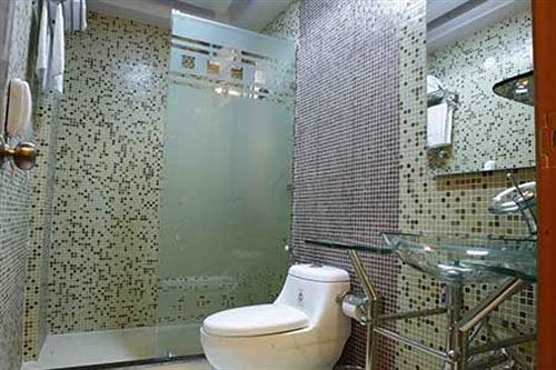 Bizzotel Gurgaon Hotel 10