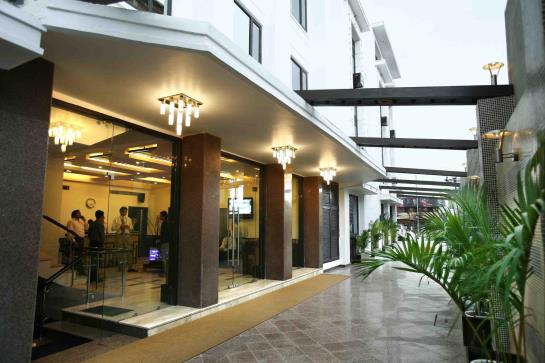 Bizzotel Gurgaon Hotel 6