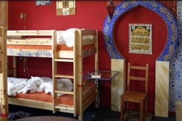 Hotel Hostel Lollis Homestay 4