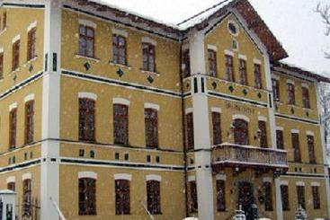 Hotel Restaurant Waldschloss 15