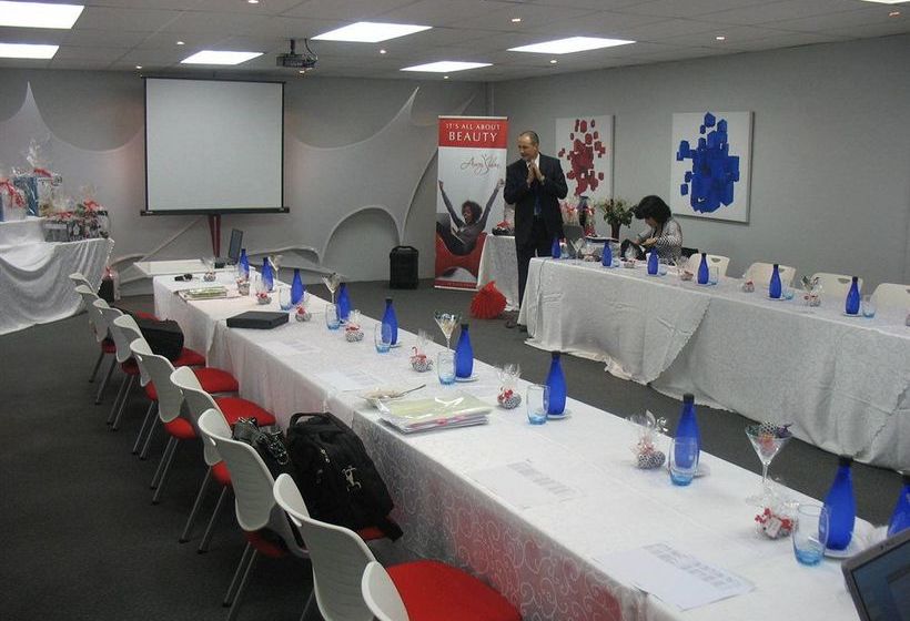 Hotel Aviator Or Tambo International 11