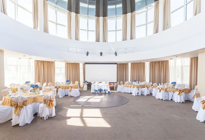 Ramada Hotel and Spa Yekaterinburg 1