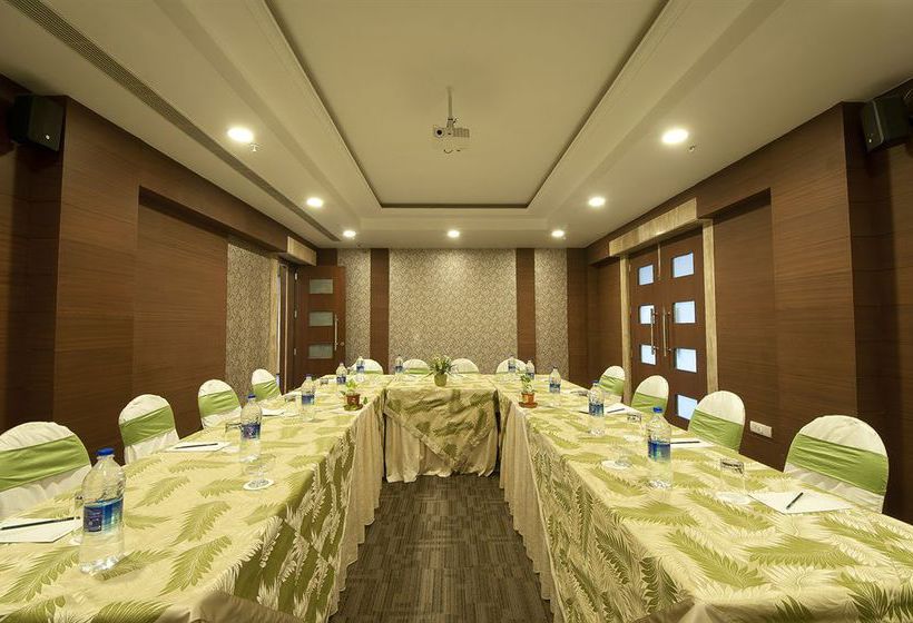 Hotel The Fern Residency 6