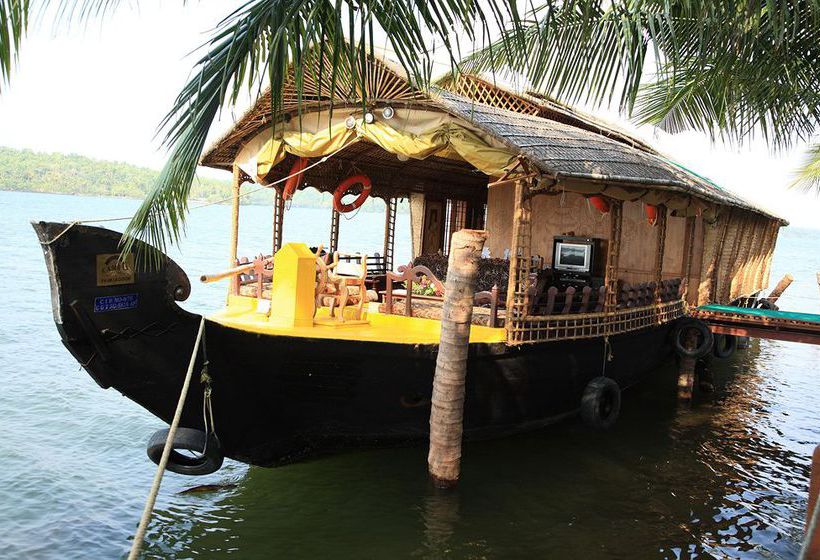 Hotel Cambay Palm Lagoon Kollam 8