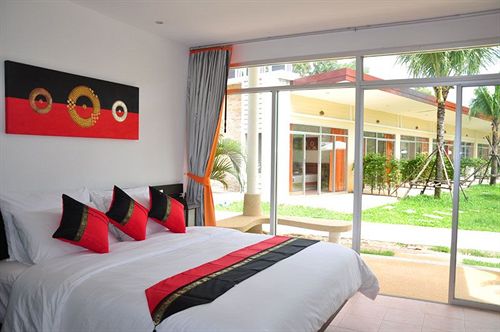 Phuket Sea Resort 12