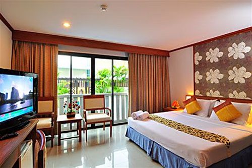 Rattana Beach Hotel 9