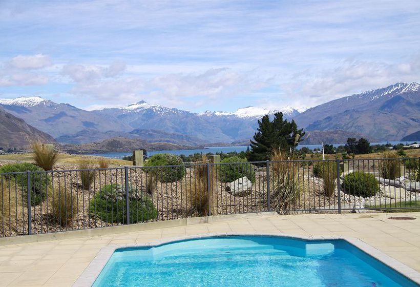 Distinction Wanaka Serviced Apartments 10