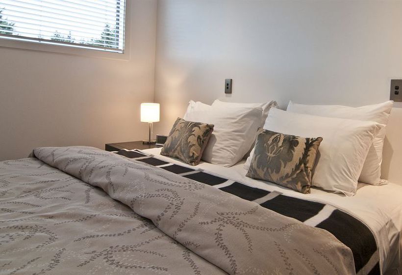 Distinction Wanaka Serviced Apartments 14