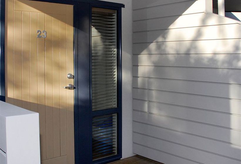 Breakfree The Point 16