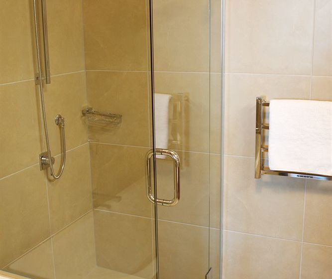 Breakfree Highview 10