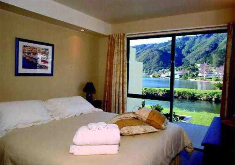 Apartments On The Waterfront 2