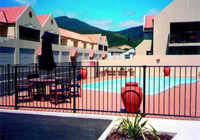 Apartments On The Waterfront 3