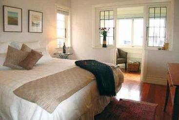 Hotel Lambton Heights Bed & Breakfast 1